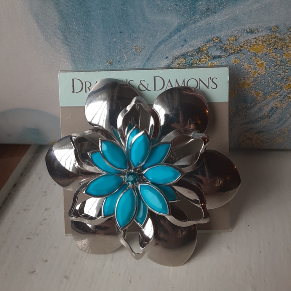 Draper's & Damon's Brooch - Picture 1 of 3